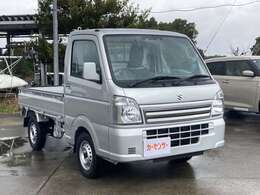人気の中古車が総勢40台。展示場にてお客様を丁寧に車のご案内いたします。場内試乗も行えます♪