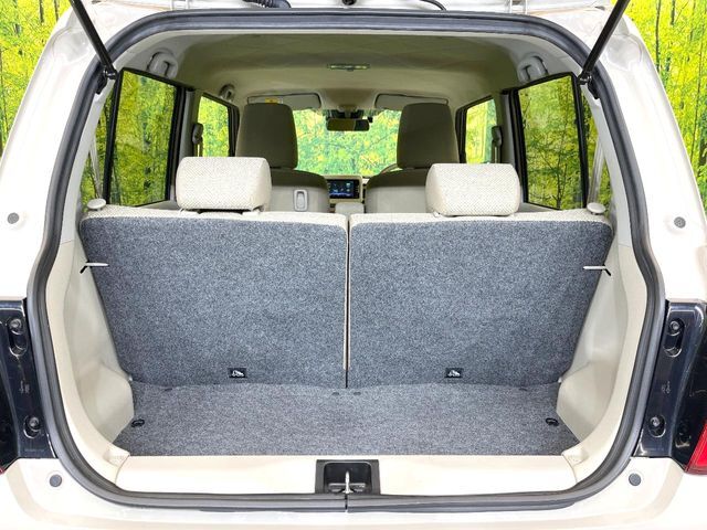 普段のお買い物や通勤、送迎等に十分な荷室スペースを確保しております。セカンドシートを倒すと、大きな荷物の積載も可能です♪