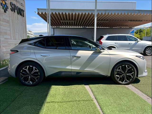 GOOD　SPEED自慢のスーパーガラスコーティングは見違えるほどの輝きを放ち、納車後のメンテナンスも楽々！折角購入頂く新しい車。コーティング施工なしなんて勿体無いですよ！