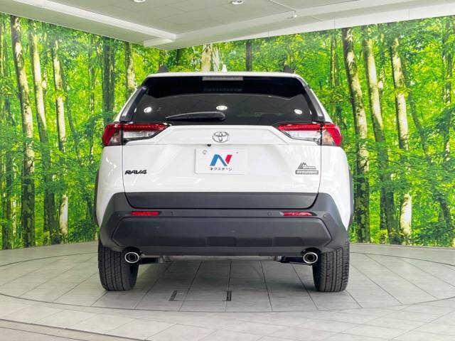 安心の最長10年・走行無制限保証（有償）をご用意。保証内容も充実はもちろん、無料点検＆オイル交換や、年中無休の全国・24時間ロードサービスも付帯されておりますのでご安心下さい。