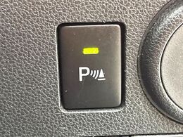 【クリアランスソナー】バンパーに付いたセンサーが障害物を検知！一定の距離に近づくとアラートで教えてくれます♪狭い駐車スペースや車庫入れ時も安心ですね☆