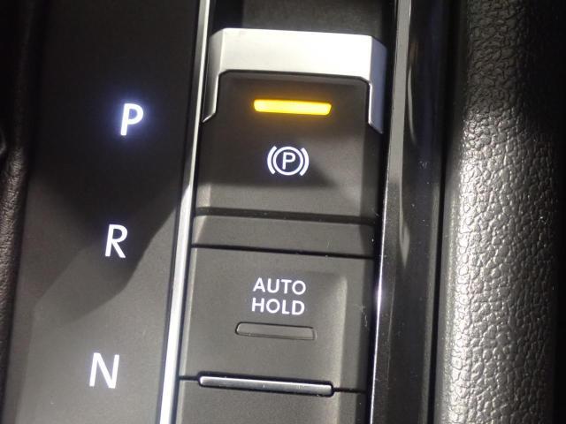 ☆電動パーキングブレーキ搭載！坂道や渋滞時に便利なオートホールド機能も装備していますよ。