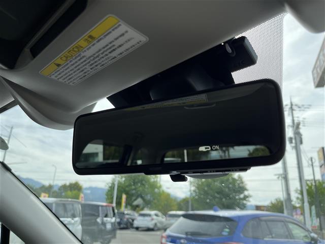 【バックミラー】大きくて見やすいので、後方を見るときも安心です！