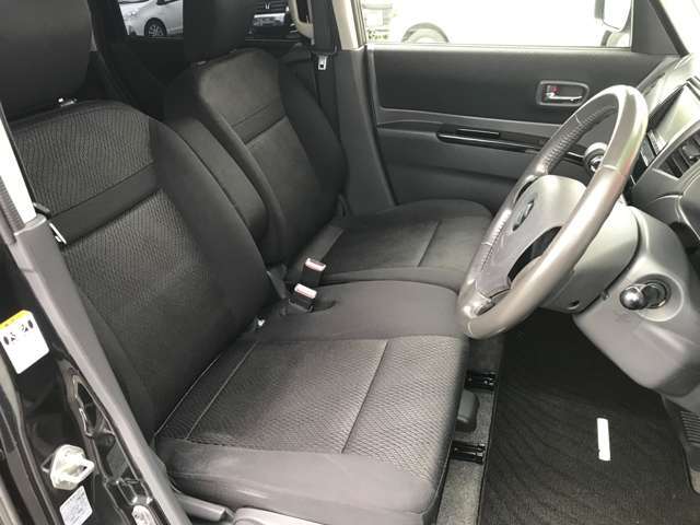 低価格販売車ですので簡易的なクリーニング作業とさせて頂いています。しかし！キレイです。ぜひ現車をご覧頂きたいです。よろしくお願い致します！