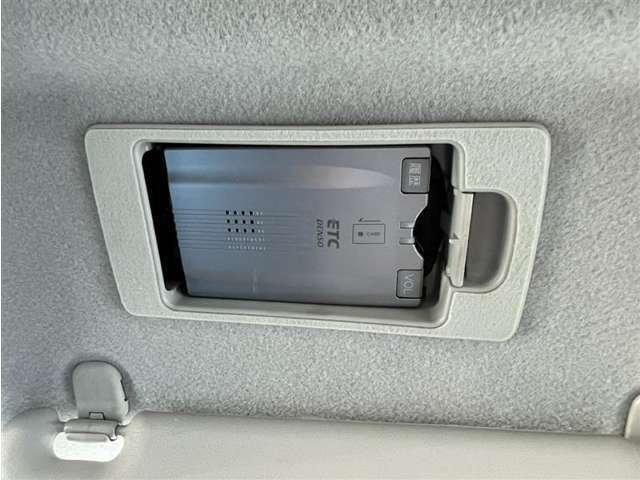 ETC車載器付きです。高速道路の料金所もスムーズに通過できます。