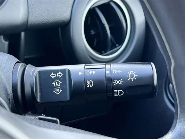 フォグランプを装備しており、操作はこちらになります。