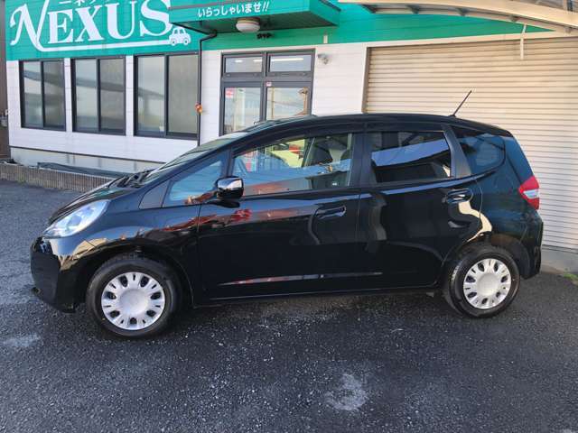 保証1年付　禁煙車　スマートキー　純正地デジナビ　DVD再生　バックカメラ　USB接続　HIDヘッドライト　オートエアコン　オートライト　ビルトインETC　ECON　シートリフター