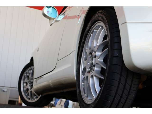 ご覧のようにタイヤの溝もしっかり残っております。