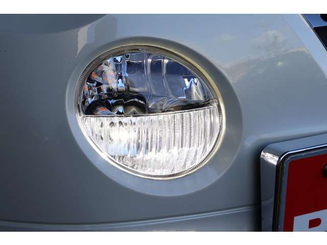 フォグランプもLEDバルブへ換装済みです。