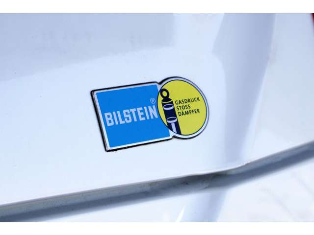 【純正ビルシュタイン足回り】ショックのへたりなどもなく良好な状態です。