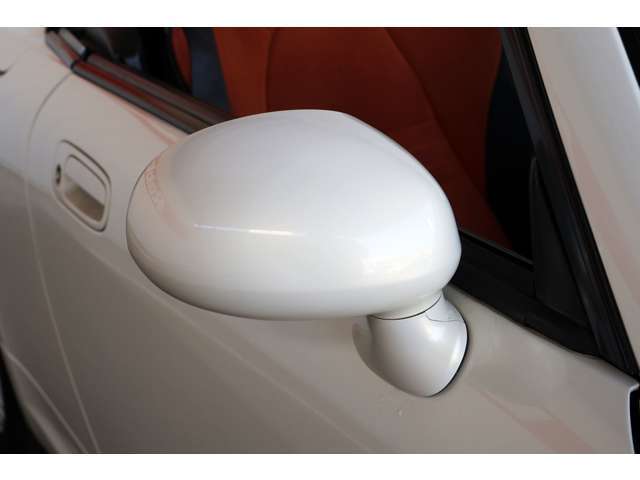 ミラーも色褪せなどなく綺麗な状態です。