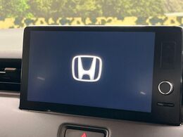 【純正ナビ】人気の純正ナビを装備。オーディオ機能も充実しており、Bluetooth接続すればお持ちのスマホやMP3プレイヤーの音楽を再生可能！毎日の運転がさらに楽しくなります！！