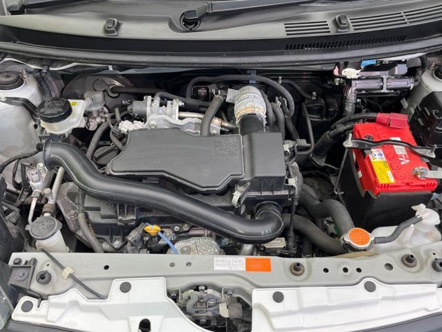 親切・丁寧な専門メカニックスタッフが応対！・車検・点検整備・事故等の修理などアフターサービスも安心。お車のカスタマイズもネクステージのサービススタッフまでご相談ください！