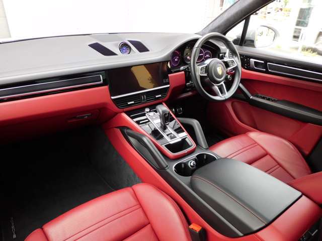 安心の右ハンドル、正規ディーラー車！！