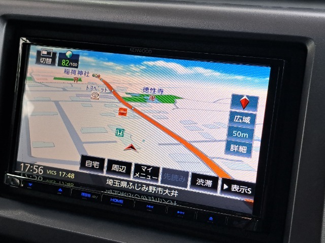 社外のメモリーナビが付いておりますのでお出かけの際はこのナビにお任せです♪