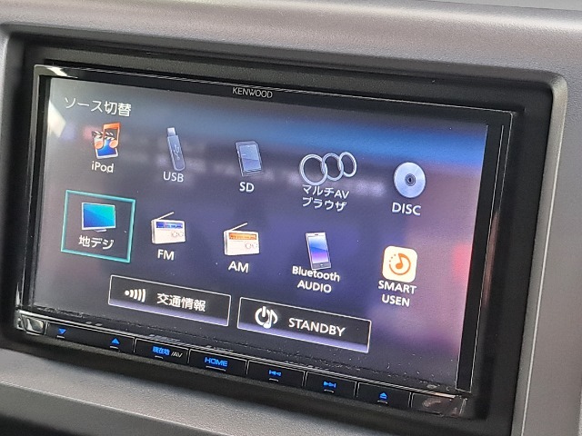 様々なオーディオソースで長時間のドライブでも退屈させません♪