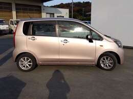 遠方の方（軽自動車）（東海3県以外）はご自分で店舗まで車を取りに来ていただける場合はかかりませんので車両総額プラス1万円（車はナンバー付）になります。下取り車も可能です