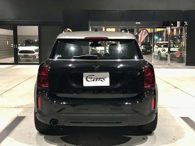 最新設備および診断機を取り揃えた指定整備工場がショールームに併設されておりますので、メンテナンスもご安心ください。