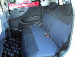 もちろん全車整備渡し！リヤシートもかなり使えます☆　天井も高く快適です☆