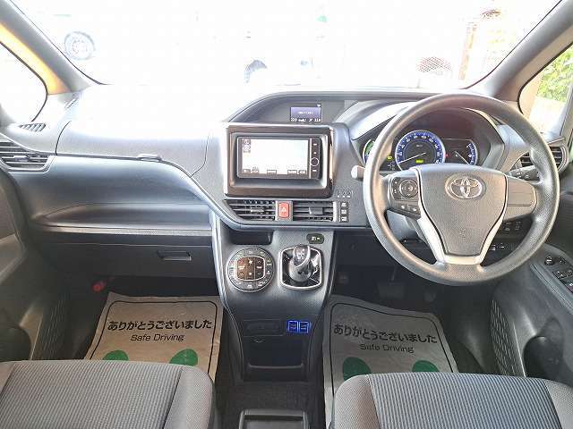 運転席廻りの画像です！操作スイッチ類も比較的に綺麗な状態です♪他に詳細画像をご希望の方はこちら！【1st@e-g-a.co.jp】へご連絡ください！