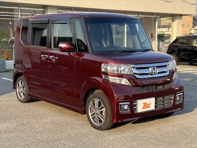 ガラスコーティングなども行っております。プロスタッフによる、施工ですのでご安心してお頼みください。