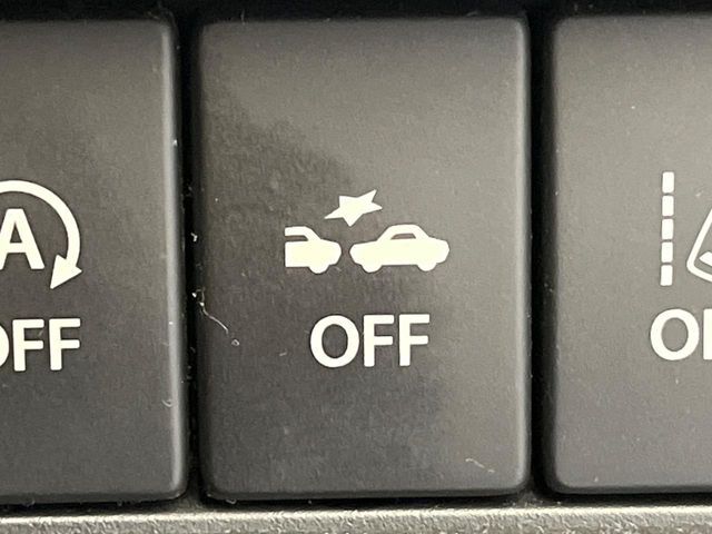 【スズキ　ディアルセンサーブレーキサポート】走行中に前方の車両等を認識し、衝突しそうな時は警報とブレーキで衝突回避と被害軽減をアシスト。より安全にドライブをお楽しみいただけます。
