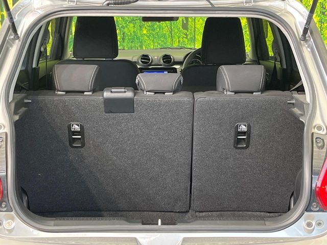 普段のお買い物や通勤、送迎等に十分な荷室スペースを確保しております。セカンドシートを倒すと、大きな荷物の積載も可能です♪