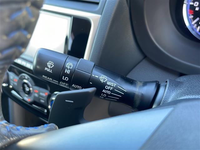 運転席操作部の画像です。店舗にて現車の確認もいただけますので、お電話で在庫のご確認の上是非ご来店くださいませ！！！ワクワクするクルマ選びをご提案します！