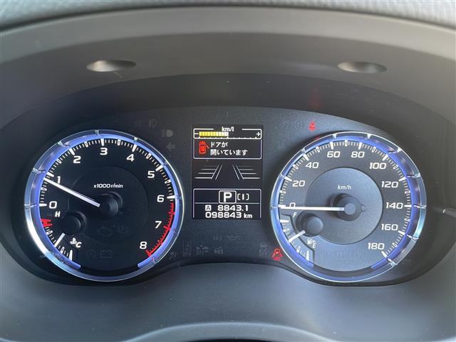 スピードメーターの画像です。店舗にて現車の確認もいただけますので、お電話で在庫のご確認の上是非ご来店くださいませ！！！ワクワクするクルマ選びをご提案します！