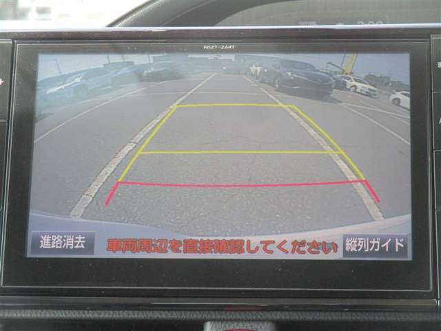 バックカメラ付き♪車庫入れ、バックでの駐車時に後方が見える事での安心感は大きいです☆一度装備したら外せなくなるアイテムです♪