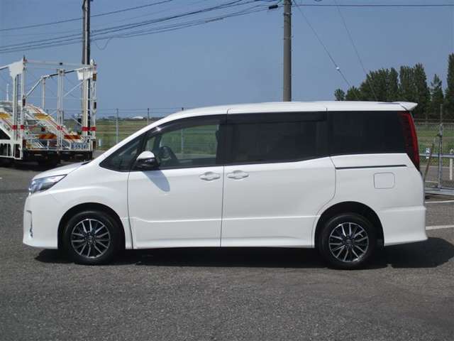 お車に関するご相談はお気軽に店舗スタッフにお問合せ下さい♪豊富な商品知識を備えたスタッフが些細なご相談でも対応いたします♪
