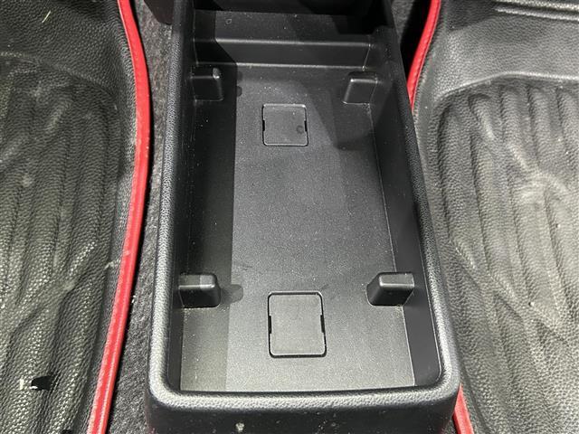 気になる車はすぐにお問い合わせください！右のカーセンサー専用無料ダイヤルから、専門スタッフがお車のご質問にお答えいたします！