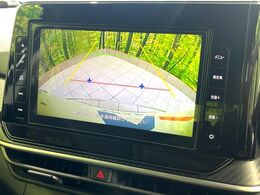 【バックカメラ】駐車時に後方がリアルタイム映像で確認できます。大型商業施設や立体駐車場での駐車時や、夜間のバック時に大活躍！運転スキルに関わらず、今や必須となった装備のひとつです！