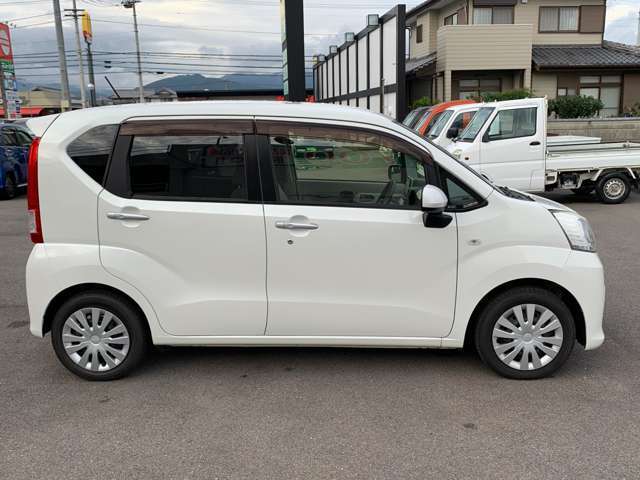 お車の車検・オイル交換・修理・鈑金塗装・ガラス修理・デントリペア・ボディコーティングなども幅広く対応しております。その際は無料で代車を貸し出し致します。車の事は何でもお任せください！