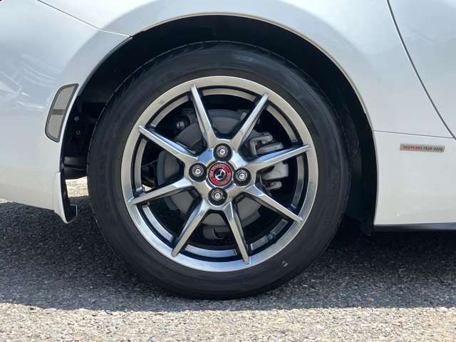 店舗から少し離れたストックヤードにて保管している車両もございます。現車確認をご希望の場合はお電話もしくはLINEにてご予約いただけますと、スムーズに現車確認が可能です。