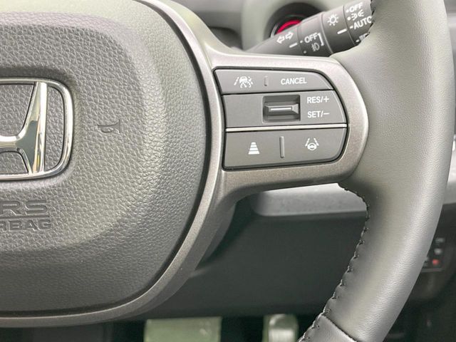 【アダプティブクルーズコントロール】高速道路での長距離走行が楽に！！自動で速度を保つクルーズコントロールが、衝突軽減システムと連携し、前方の車両を感知して車間を保つように速度調節してくれます！！