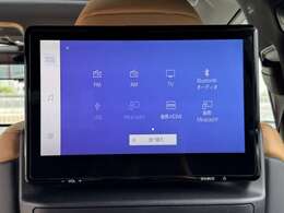 メーカーオプションのリヤシートエンターテインメントシステムは、後席にモニターを備え、同乗者がドライブ中にテレビやDVD、動画コンテンツを楽しめる上質な装備です☆彡 高精細なディスプレイになっております☆彡