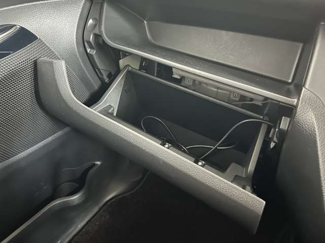 車検証などを入れるグローブボックス☆