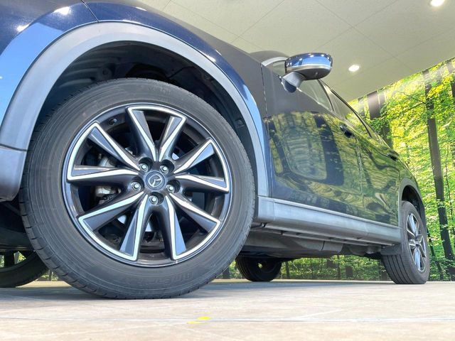 【純正19インチアルミホイール】外観にマッチした純正アルミホイールを装着しております。各種社外アルミホイールや、スタッドレスタイヤも取扱いしております。是非ご相談ください♪