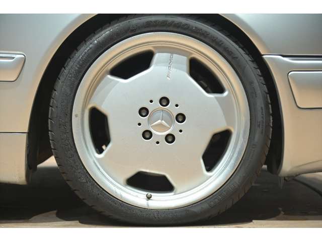 AMG18インチアルミホイール