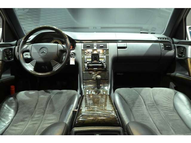 ご不明な点ございましたら何でもご相談くださいませ◇車両状態のご説明、オートローンやアフター保証、整備内容や部品、税金や任意保険の事など、ご購入からアフターまで当店が全力でサポート致します■