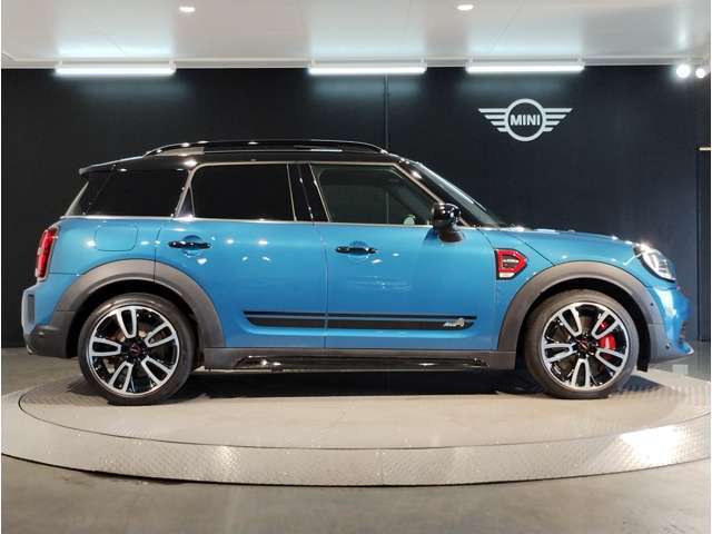 ☆MINIの車の始まりは大人四人がギリギリ乗れるコンパクトな車です！！今となっては3ナンバーですが、もともとは5ナンバーの車でした！！
