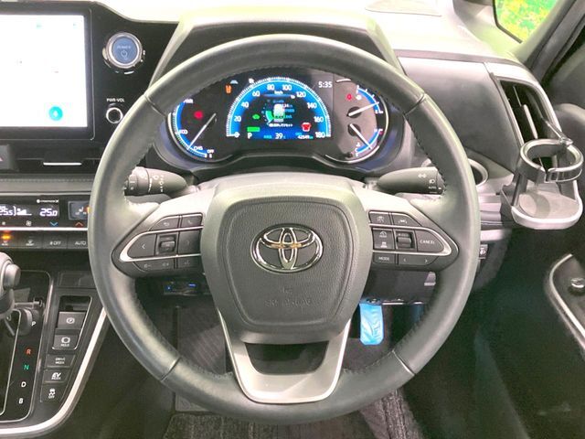 【ステアリングスイッチ】運転中、前方から目線をそらすことなく、オーディオ等の操作が可能な便利機能！安心＆快適なドライブを演出してくれます♪