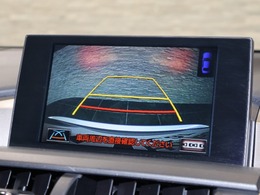 バックカメラが装備されており、後方の安全確認はもちろんのこと狭い場所での駐車や雨の日・夜間など視界の悪いコンディションでのストレスの軽減にもなります！