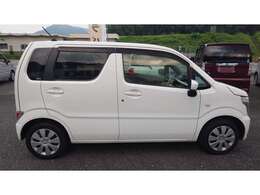 土佐市高岡町丁50番地1　天崎鍾乳洞トンネル北側のスズキの看板とたくさん並んだ車が目印の自動車整備・販売店です。掲載にない中古車も並べてあります