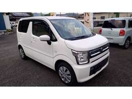 ナビやドライブレコーダ等の電装品の取付やタイヤ・ホイール等交換、汚れ除けのコーティング施工といった追加装備や整備も可能です。商品車の装備が物足りない方はぜひ店員にお声がけください