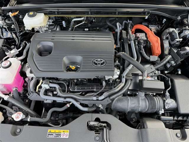 主な装備は、トヨタセーフティセンス、カーナビ、パノラミックビューモニター、シートヒーター、ETC、ワンオーナー車、寒冷地仕様となっております。