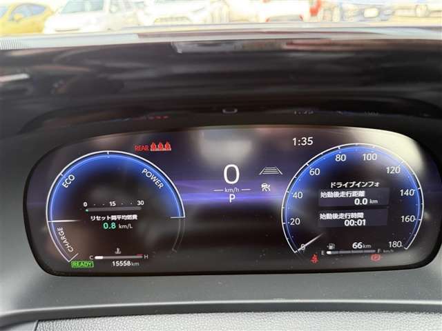 主な装備は、トヨタセーフティセンス、カーナビ、パノラミックビューモニター、シートヒーター、ETC、ワンオーナー車、寒冷地仕様となっております。