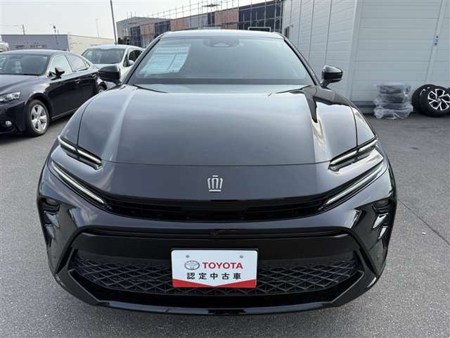 主な装備は、トヨタセーフティセンス、カーナビ、パノラミックビューモニター、シートヒーター、ETC、ワンオーナー車、寒冷地仕様となっております。