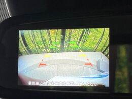 【バックカメラ】駐車時に後方がリアルタイム映像で確認できます。大型商業施設や立体駐車場での駐車時や、夜間のバック時に大活躍！運転スキルに関わらず、今や必須となった装備のひとつです！